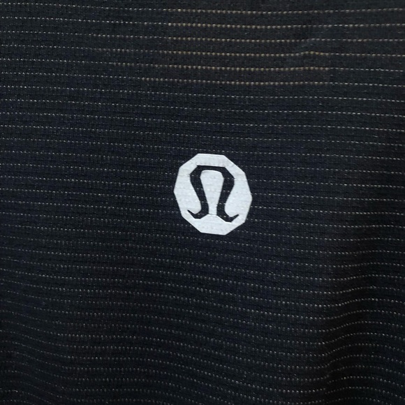 Lululemon classic workout shirt - Picture 3 of 4